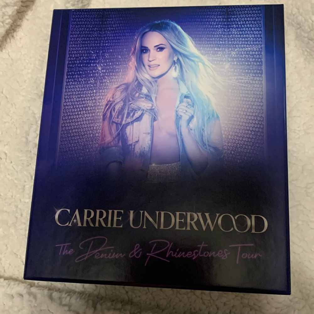 Carrie Underwood VIP Swag Box